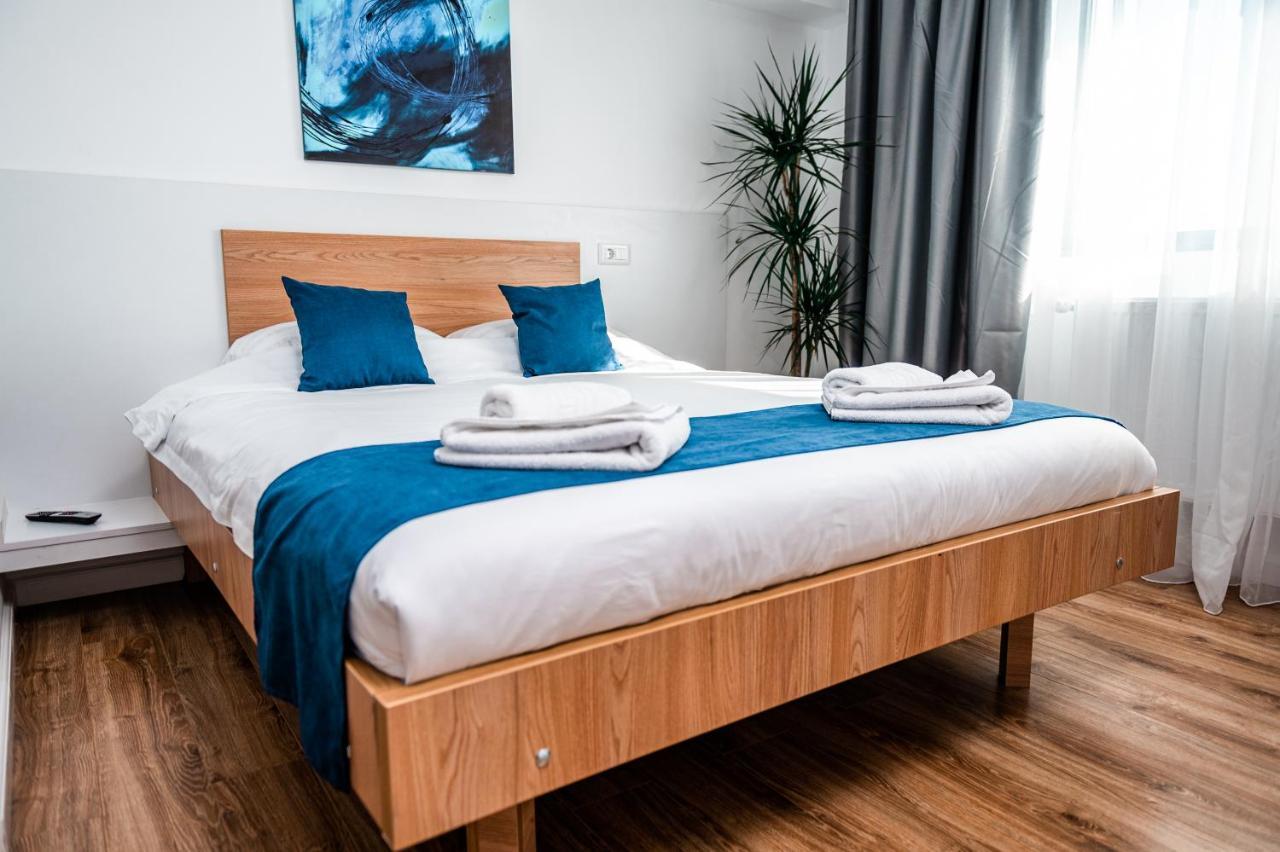 Puzzle Apartaments&Studios Craiova Luaran gambar